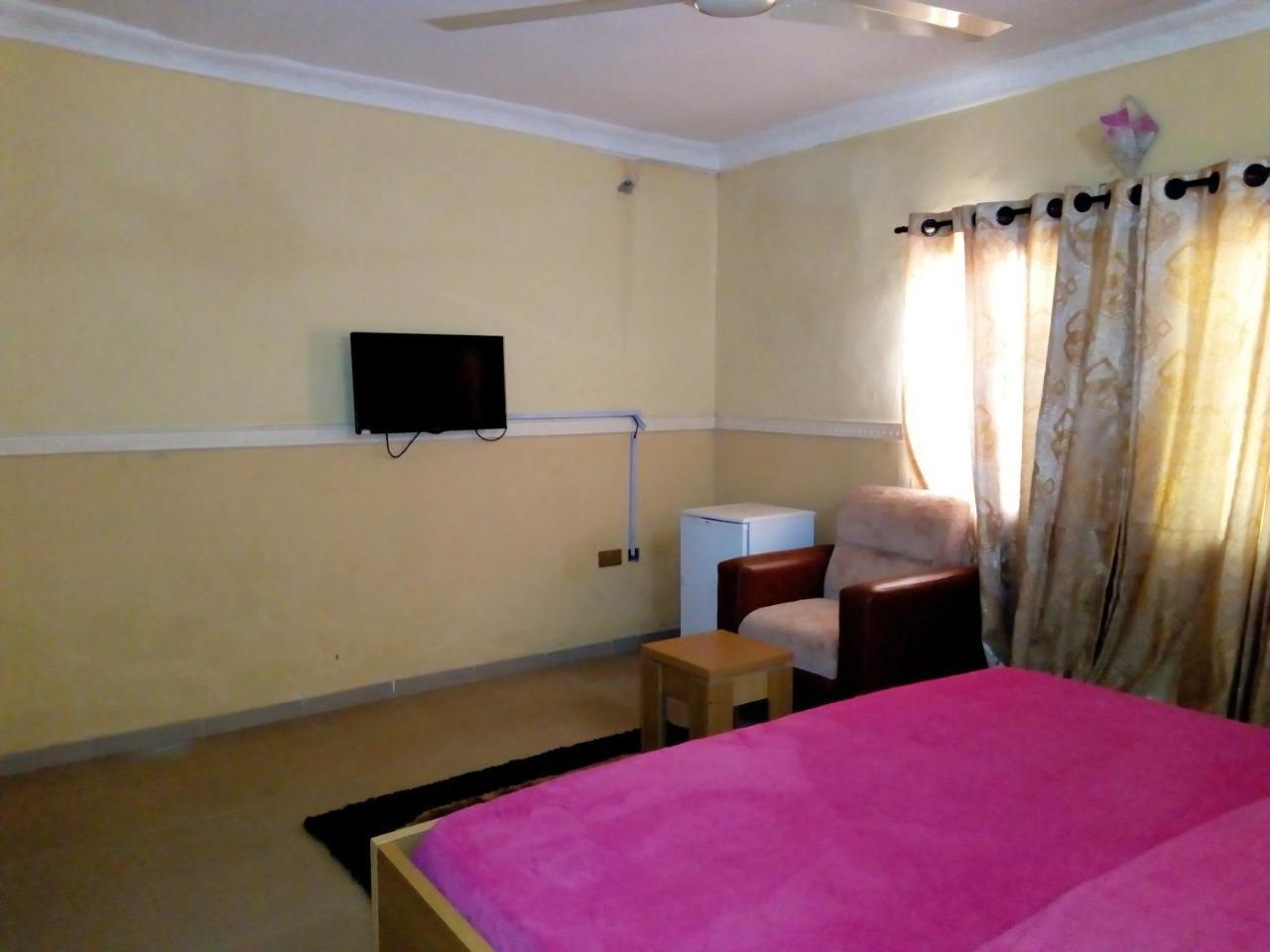 Gen-Preston Hotel And Suites Papalanto Extérieur photo