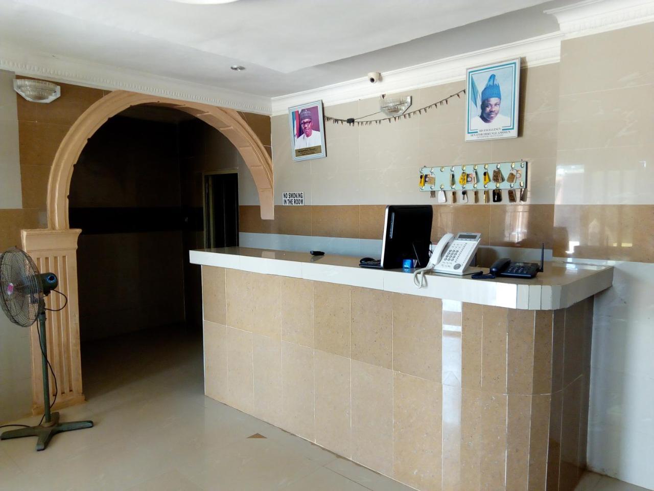 Gen-Preston Hotel And Suites Papalanto Extérieur photo
