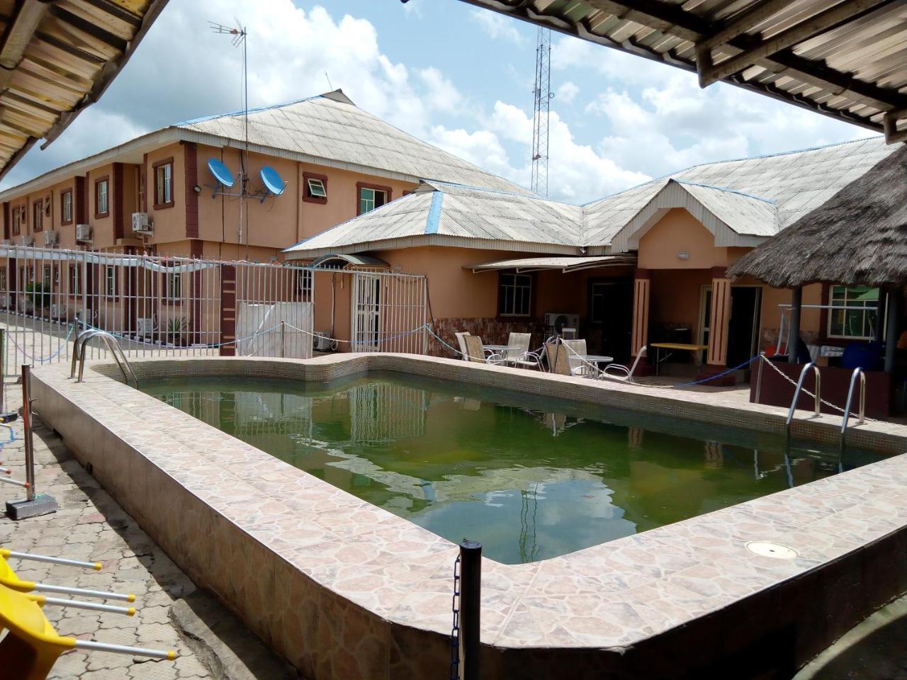 Gen-Preston Hotel And Suites Papalanto Extérieur photo